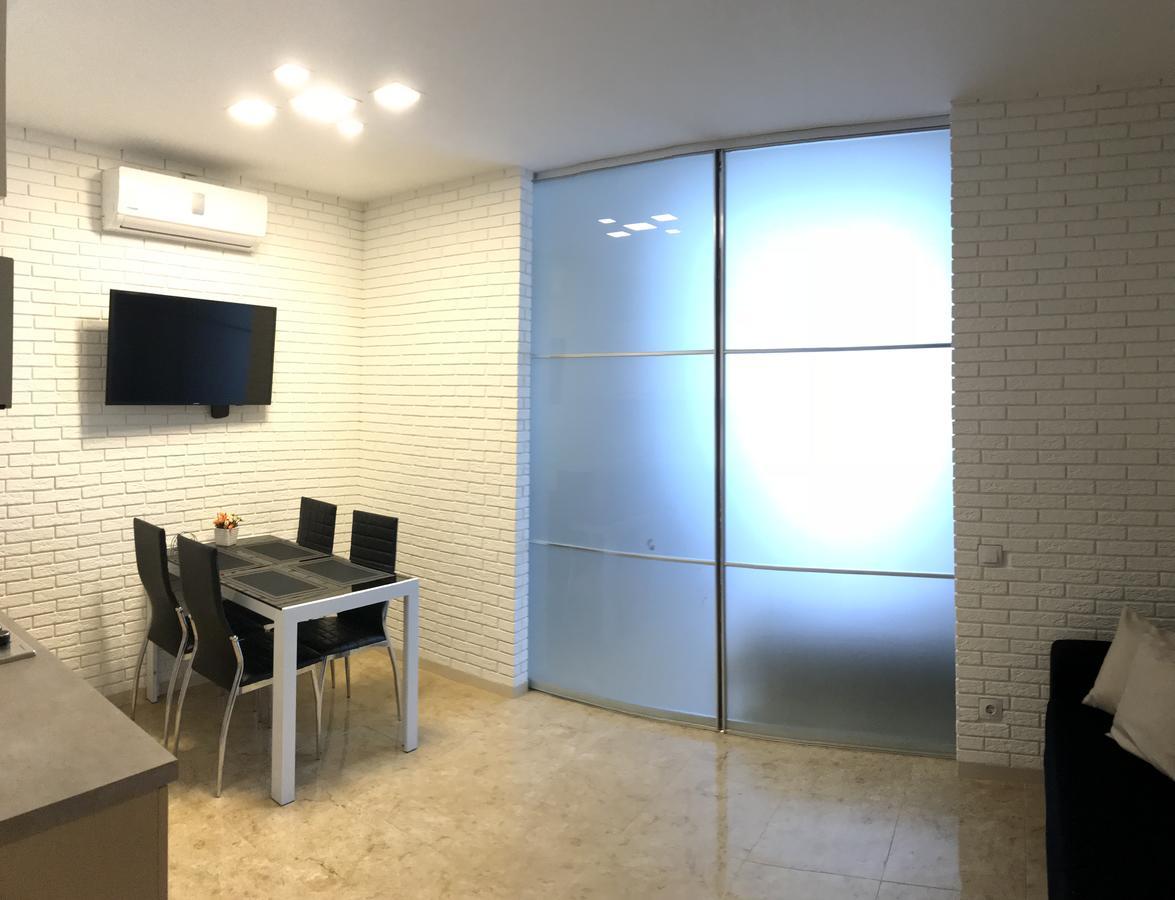 V&A Lux Apartments Batumi Exteriör bild